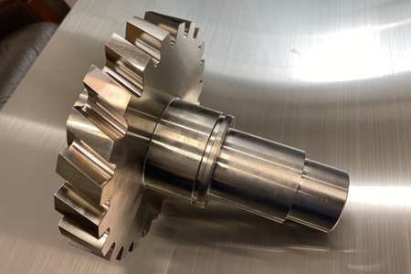 High-precision gear-cutting integral shaft