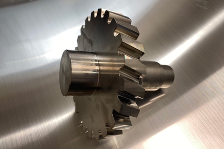 High-precision gear-cutting integral shaft