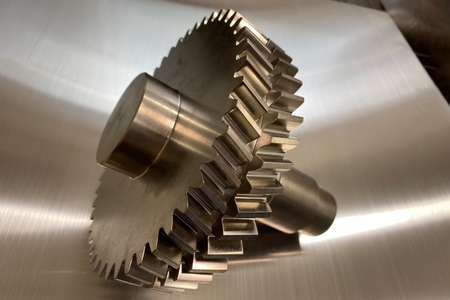 High-precision gear-cutting integral shaft