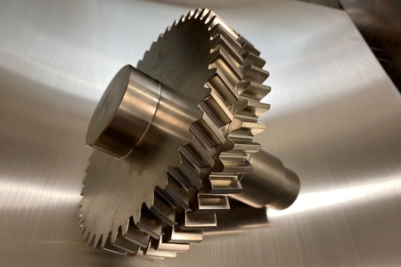 High-precision gear-cutting integral shaft